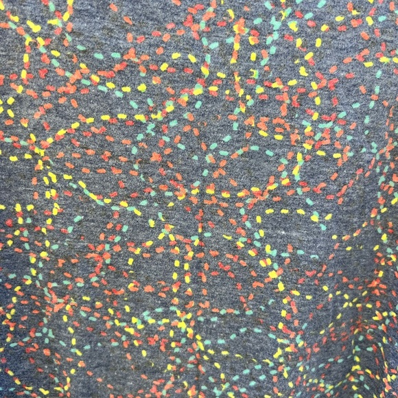 NWT LuLaRoe confetti print Perfect-T top - Picture 2 of 7